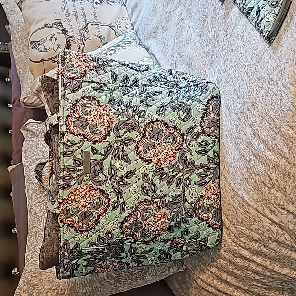 Vera Bradley, Grand Tote.
